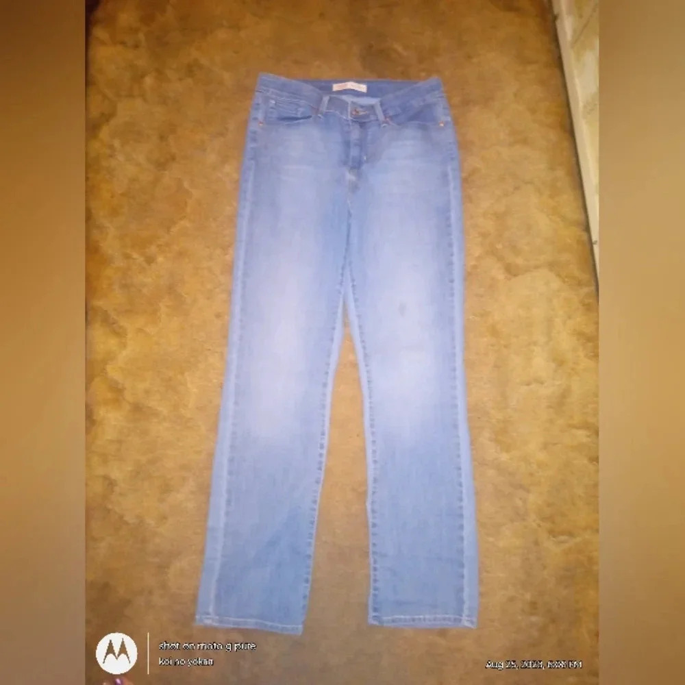 Signature by Levi Strauss & Co. Gold Label Midrise Straight Leg Jeans 6/28